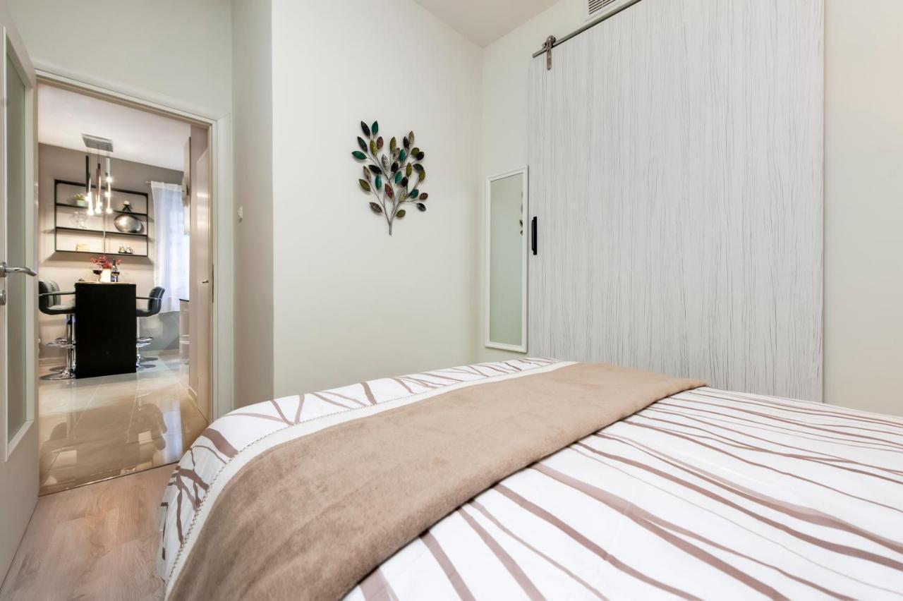 Bella Campagna - Luxury Two Bedroom Apartment روفينج المظهر الخارجي الصورة