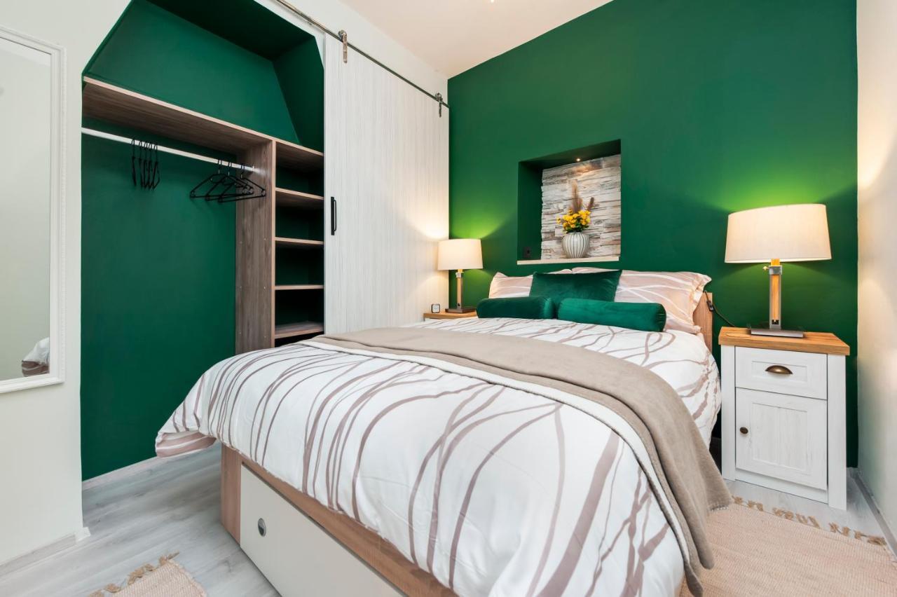 Bella Campagna - Luxury Two Bedroom Apartment روفينج المظهر الخارجي الصورة