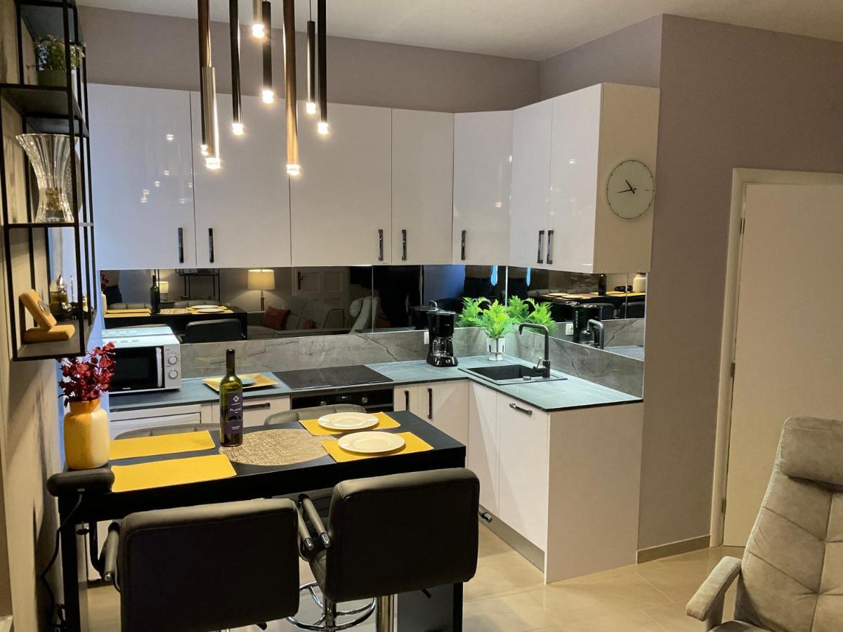 Bella Campagna - Luxury Two Bedroom Apartment روفينج المظهر الخارجي الصورة